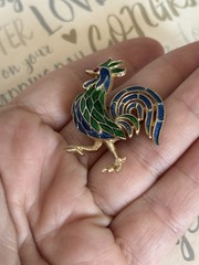 Trifari brooch Rooster Blue & Green Gold vintage 1950s-1960s Cute