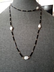 Vintage Black, gold & White lucite/glass Bead Single strand Station necklace 40″