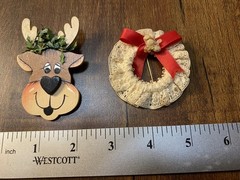 Vintage 20PC Lot Of Christmas Brooches, Pins, Button Covers, And Accent Pieces