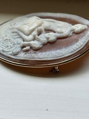 Rare lg GAPA Italian shell cameo 9K gold brooch, pendant, Venus Aphrodite Cupid!