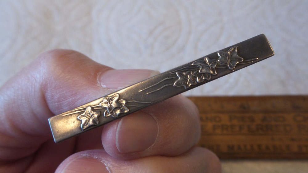 Vintage BROOCH PIN Bar Pin, Silver, Decorated with Ivy Pattern, 2-1/4″, RR