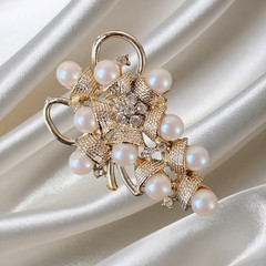 Vintage Gold Tone Rhinestone & Faux Pearl Grape Vine Brooch Pin