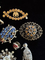 Vintage 9 Brooches/Pins Repair Upcycle Craft Lot Unsigned 1 Avon Mix Styles