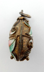 VINTAGE .925 STERLING SILVER OVAL HAND-PAINTED EGG PENDANT, MADE IN RUSSIA