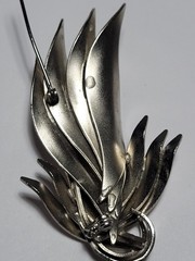 Vintage Silvertone Leaves Foliage Flame 3D Brooch Mid Century Fashion Jewelry