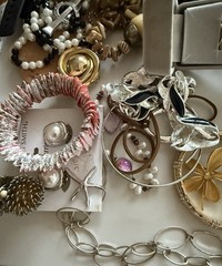 Over 3lbs Of Grandma’s Vintage Costume Jewelry Lot Old & New Basket Included!