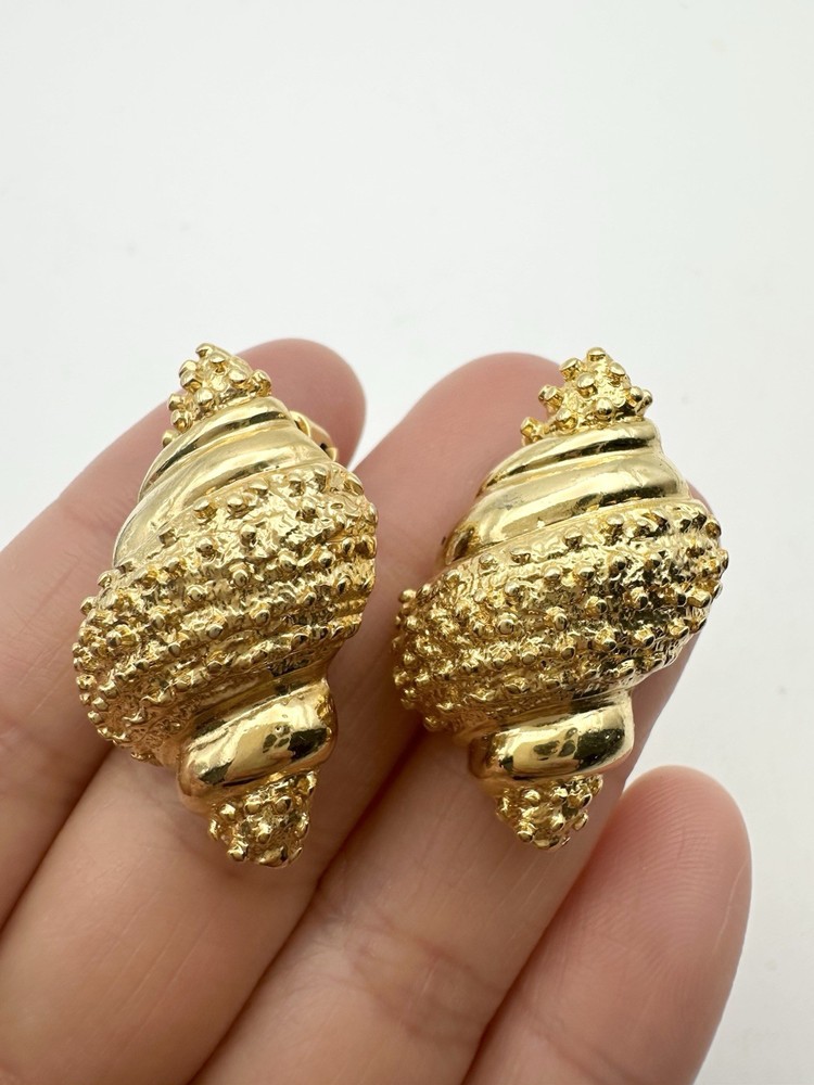 Vintage Gold Toned Seashell Clip-On Earrings