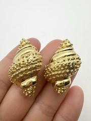 Vintage Gold Toned Seashell Clip-On Earrings