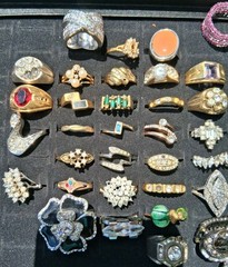 VTG Costume Ring Lot all repair 40s to 90s Era 45 rings 18kge, Vargas, Uncas Etc
