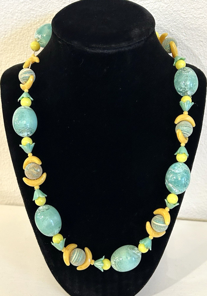 Vntg Fun Tutti Fruitti Plastic & Lucite Beaded Necklace Turquoise & Yellow 20″
