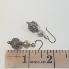 ROUND SILVER TONE DROP DANGLE VINTAGE HOOK EARRINGS WITH INTRICATE DESIGN