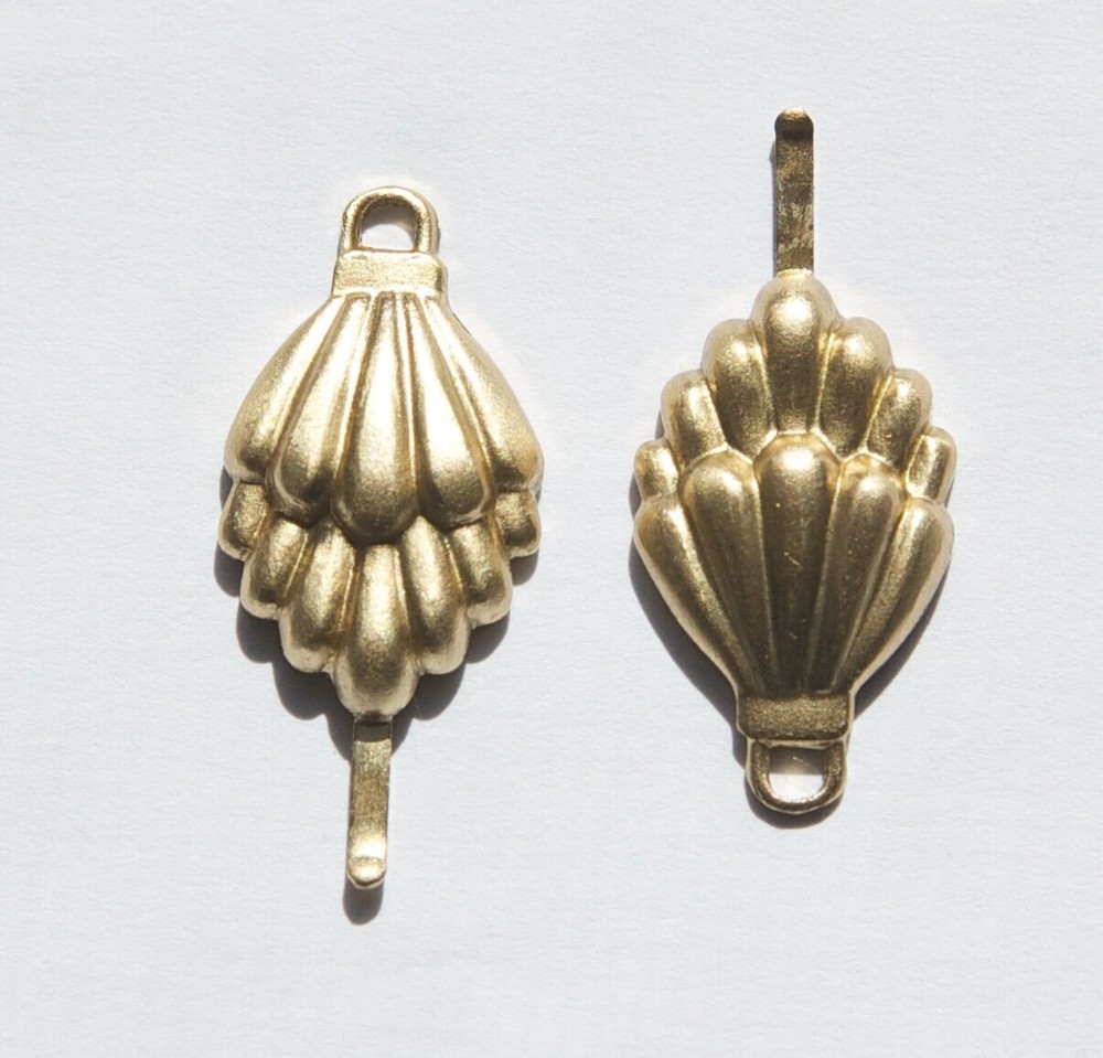 Heavy Raw Brass Scalloped Shell Connector with Open Loop (2) mtl104