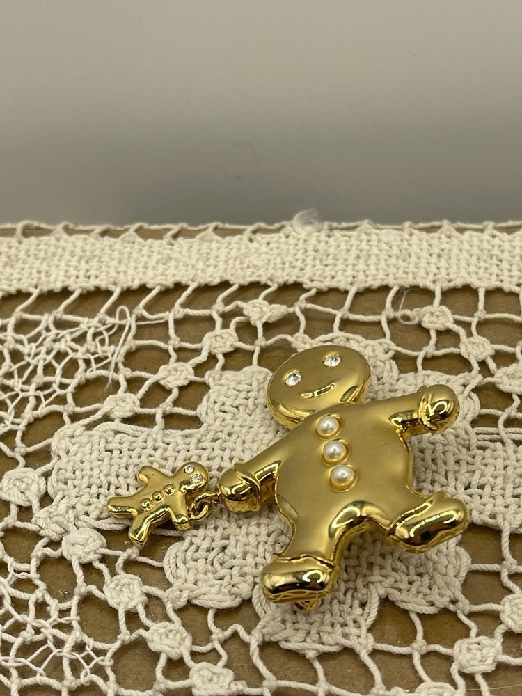 Vintage Gingerbread Man Liz Claiborne Christmas Pin Brooch Gold Tone