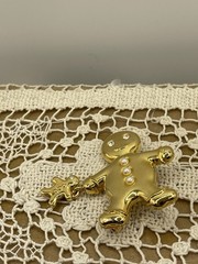 Vintage Gingerbread Man Liz Claiborne Christmas Pin Brooch Gold Tone