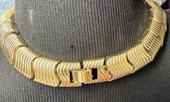 STUNNING VINTAGE ESTATE “S”WAVE LINKS GIVENCHY GOLD Collar Necklace