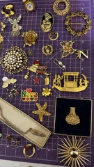 Vintage Costume Gold tone Mix Metals 28 Pieces Brooch Lot