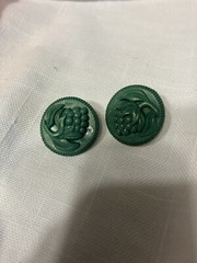 Vintage Green Molded Rubber Tension Clip Earrings 1930’s To 1940’s 1” Across