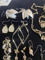 Lot Of 17 Pieces, 14 Earrings, 2 Bracelets. 1 Necklace