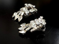 Vintage Good Quality Rhinestone Clip Earrings Silver Tone 1.5″ Long Pear Shape