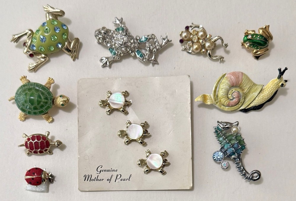 12 Vintage Brooch Lot FROGS TURTLES SNAIL SEAHORSE LADYBUG Enamel Rhinestone MOP