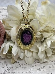 BLACK plum Gothic Vintage DARK ROSE Cameo Locket Pendant Necklace Woman Gold