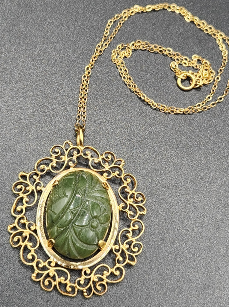 Vintage Van Dell Carved Jade Gold Filled Pendant Necklace