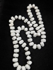 Vintage White Lucite Nugget Beaded Statement Neckalce Mod 26 in Rockabilly