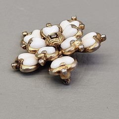 Vintage Mazer Bros Flower Brooch White Glass Molded Gold Tone 1 5/8″