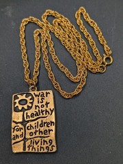 1968 Another Mother for Peace Anti War Vietnam Gold Tone Pendant 25″ Necklace
