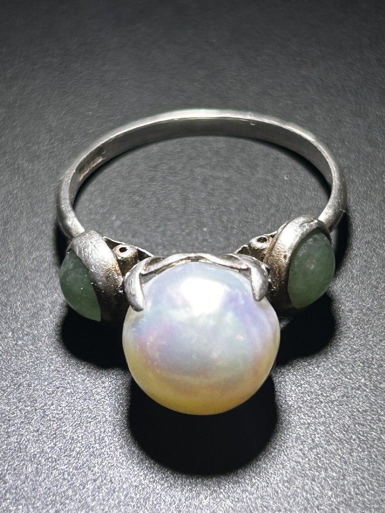 Antique Sterling Silver Pearl Ring with Natural green side stones