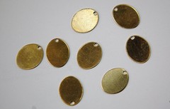 1 Hole Raw Brass Flat Oval Charms Drops (8) mtl202A