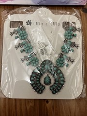 Ella and Elly Silvertone & Blue Statement Necklace & Earrings Set New SFC935