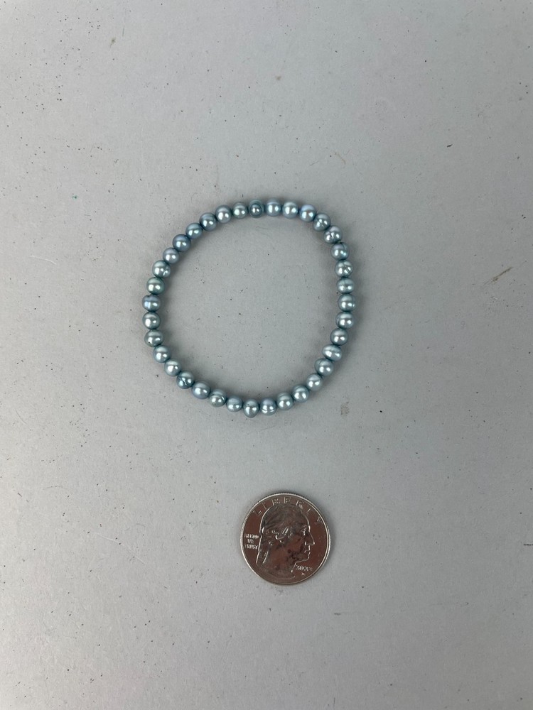 Vintage 90s Fresh Water cultured light blue/gray expandable pearl bracelet