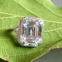 Beautiful White Emerald Cut Simualted CZ Engagement Wedding Ring in 925 Silver