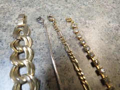 Vintage Lot of 4 Bracelets Gold/Silver/Diamond Tone 7″, 8″