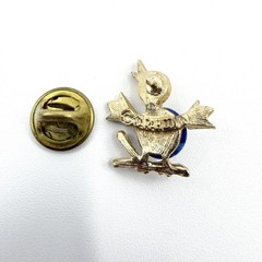 SARAH COVENTRY Signed Blue Chirping Bird Gold tone Lapel Hat Vest Pin Vintage