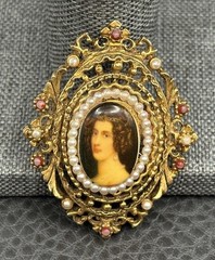 Vintage Signed ART Gold Tone Lady Cameo Brooch Portrait Pin Faux Seed Pearls