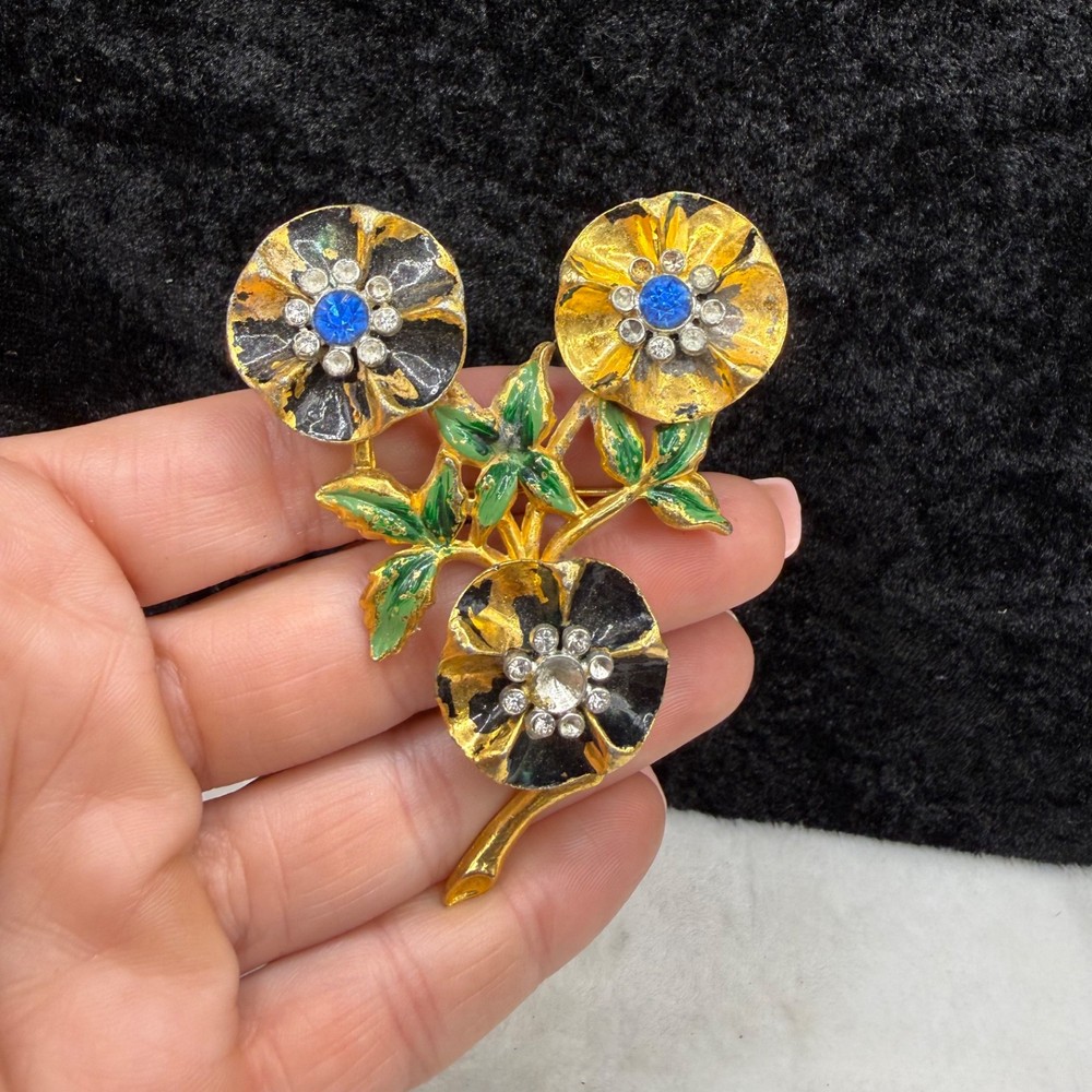 Vintage Pot Metal Enamel Rhinestone Flower Brooch Gold Tone READ
