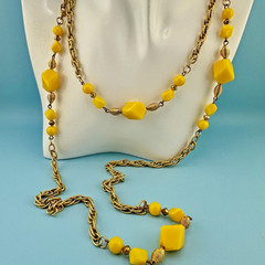 Vintage Necklace Gold Tone Chain Yellow Acrylic Station Beads Flapper Opera 60″