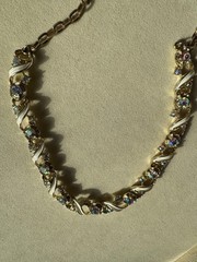 unsigned vintage necklace clear ab crystal gold tone 14-19 in