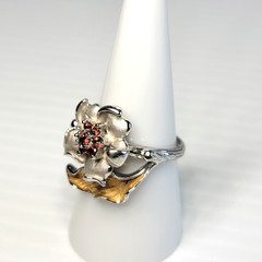 Vintage Camelia Garnet Flower Ring, Sterling Silver 925, .75″W, 5.15g, Size 7.75