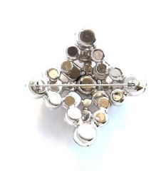 DeLizza & Elster – Julliana – Dazzling Layered Rhinestone Brooch – lots of glitz