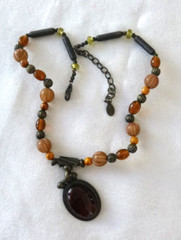 Signed ROBERT ROSE Faux Amber Pendant Necklace 16″ Acrylic & Metal Coil Beads