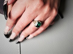 14k White Gold Filigree Design Ring Set Man Made Emerald Green Type Stone