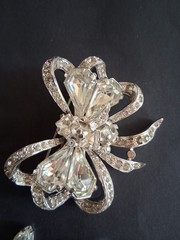 Vintage Eisenberg brooch earrings set