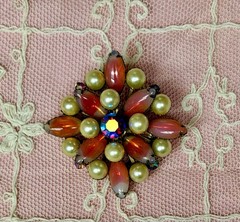 Vintage Opalescent Givre Art Glass AB Rhinestone Pin Brooch￼