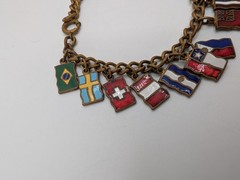 Vintage Enamel World Flag Charm Bracelet Brass Tone Travel Souvenir 18 Flags 7″