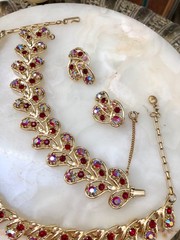 VTG 1950s RED WATERMELON AB Lisner or Coro FULL PARURE * Excnt BUY-NOW
