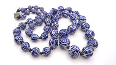 Vintage Chinese Export Hand Knotted Blue & White Graduating Bead Necklace