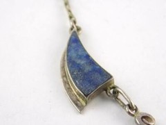Vintage Unmarked Silver Tone Metal and Lapis Inlay Necklace 17.75 Inches VG